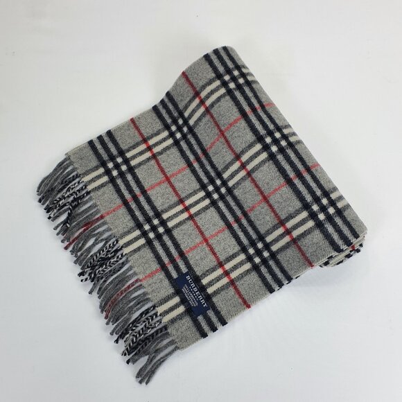 Genuine Burberry woo scarf size 67inches in excellent condition - Picture 1 of 4